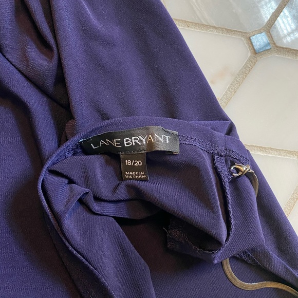 Lane Bryant V Back Top with Necklace - 18/20 - Picture 3 of 5